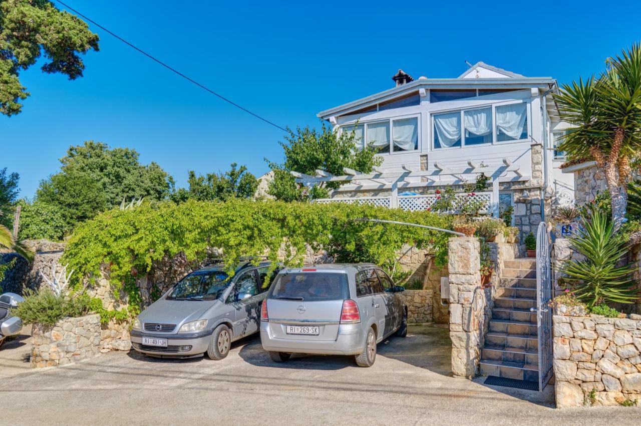 Apartment Neno - Terrace & Parking Veli Lošinj Eksteriør billede