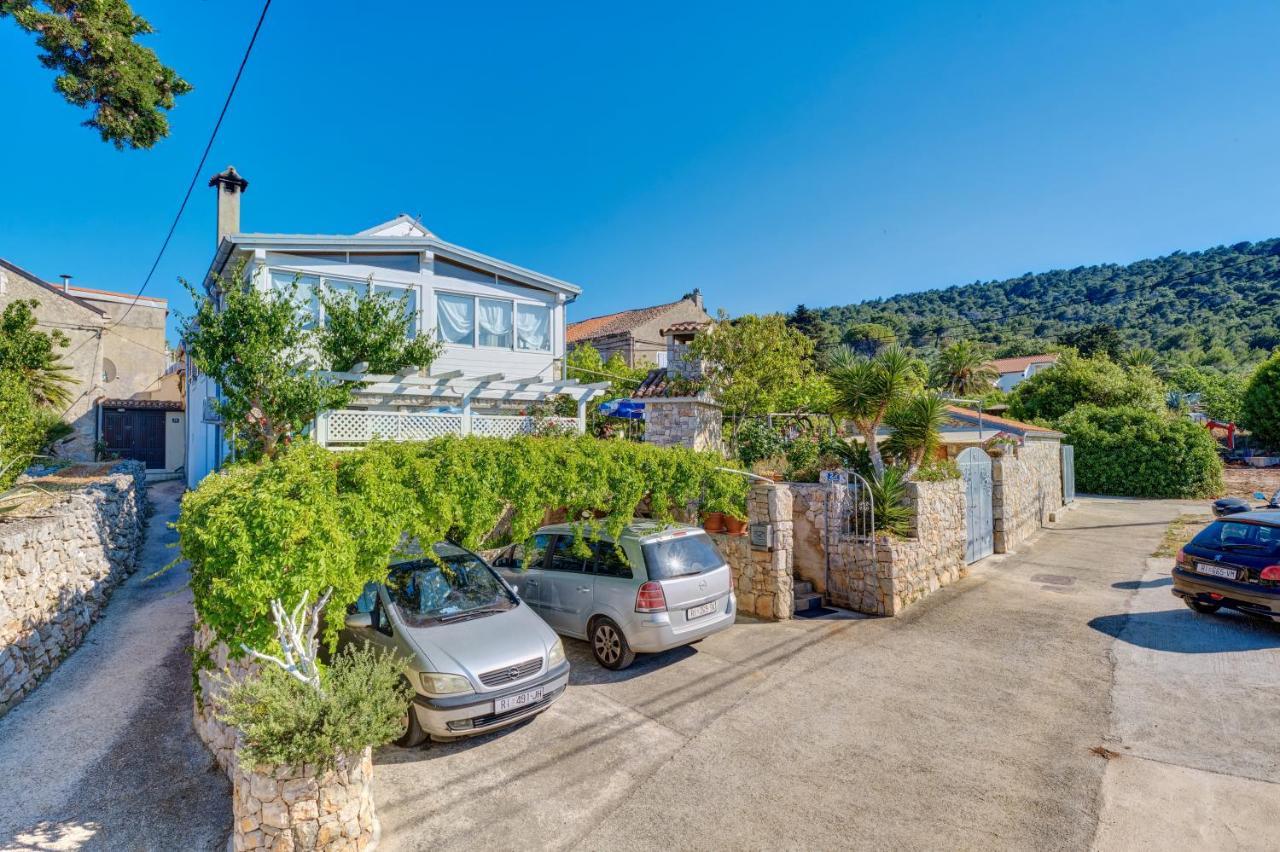 Apartment Neno - Terrace & Parking Veli Lošinj Eksteriør billede