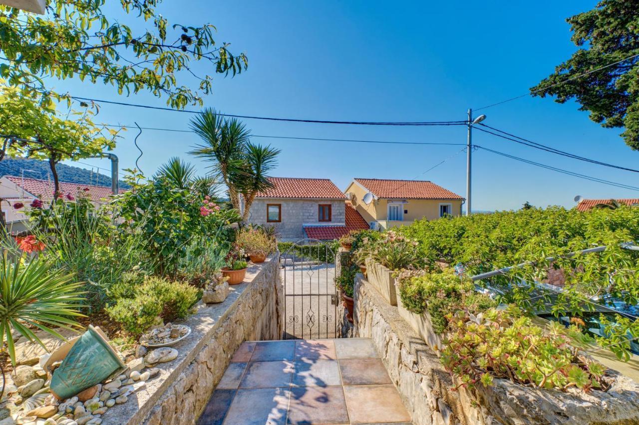 Apartment Neno - Terrace & Parking Veli Lošinj Eksteriør billede