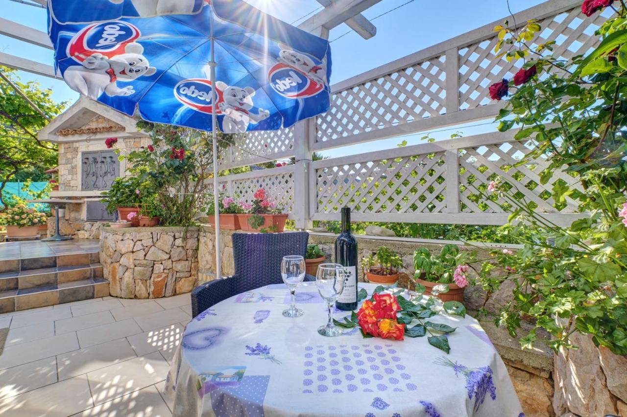 Apartment Neno - Terrace & Parking Veli Lošinj Eksteriør billede