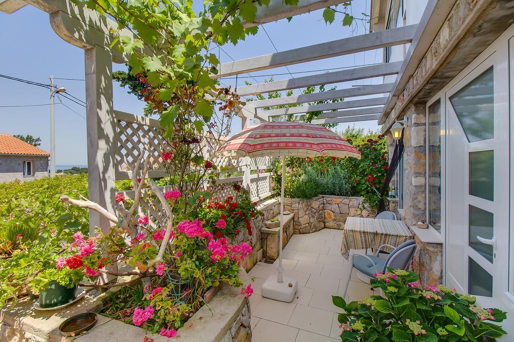 Apartment Neno - Terrace & Parking Veli Lošinj Eksteriør billede