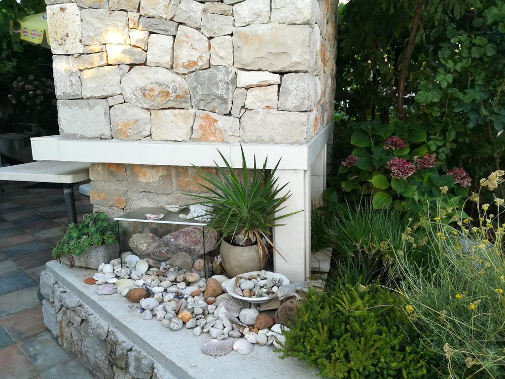 Apartment Neno - Terrace & Parking Veli Lošinj Eksteriør billede