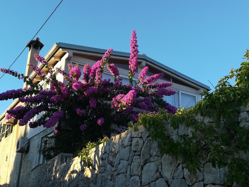 Apartment Neno - Terrace & Parking Veli Lošinj Eksteriør billede