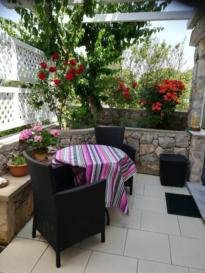 Apartment Neno - Terrace & Parking Veli Lošinj Eksteriør billede