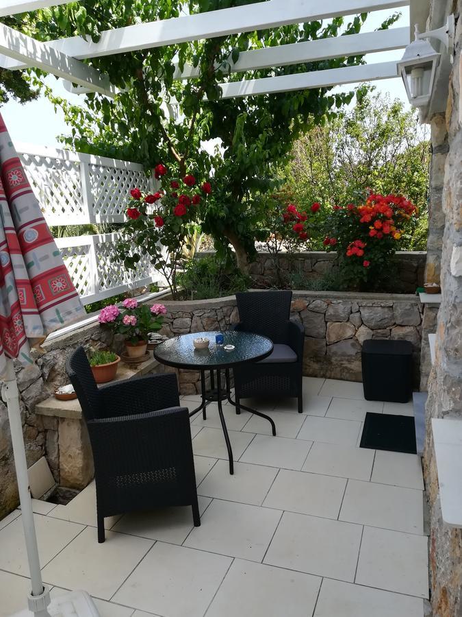 Apartment Neno - Terrace & Parking Veli Lošinj Eksteriør billede