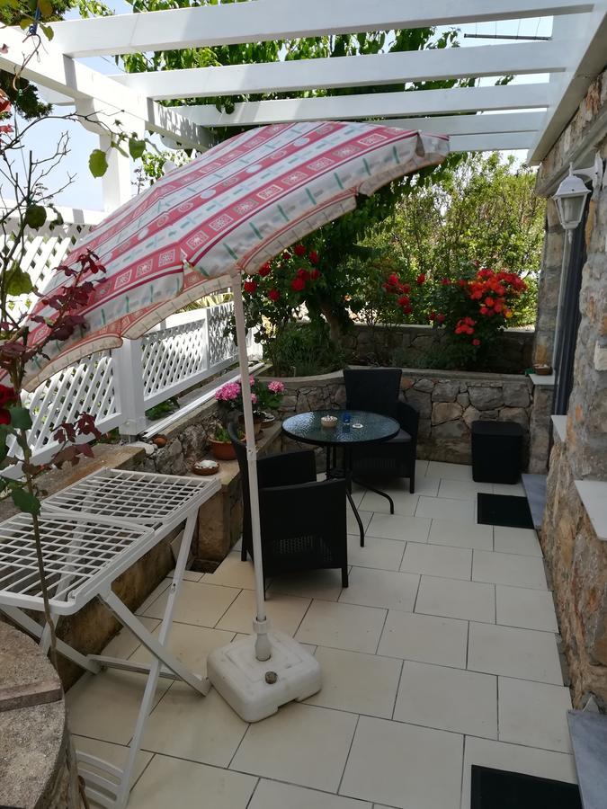 Apartment Neno - Terrace & Parking Veli Lošinj Eksteriør billede