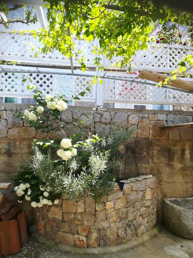 Apartment Neno - Terrace & Parking Veli Lošinj Eksteriør billede